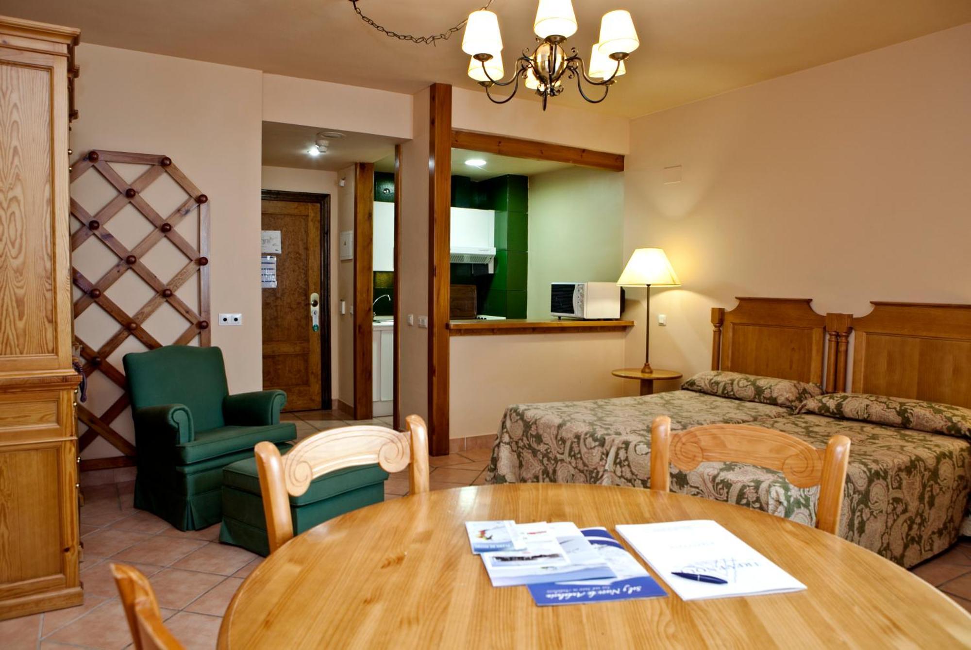 Hotel Apartamentos Trevenque Сиера Невада Екстериор снимка
